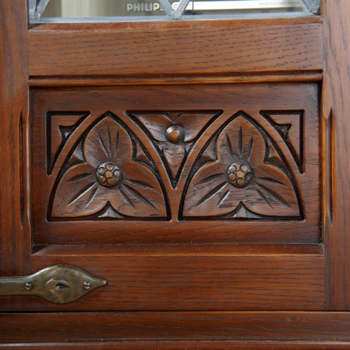 OC2440-Old-Charm-tv-Cabinet-Detail-1.jpg