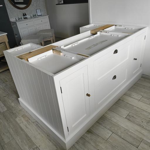 Neptune Henley Kitchen Cabinets - Neptune Sale - Ex-Display Kitchen Clearance